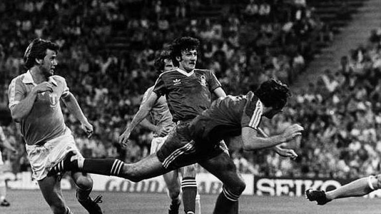 Преди 32 години шведският Малмьо достигна до този финал за КЕШ срещу славния Нотингам Форест, след като преди това елиминира на полуфинала днешния си съперник Аустрия (Виена)