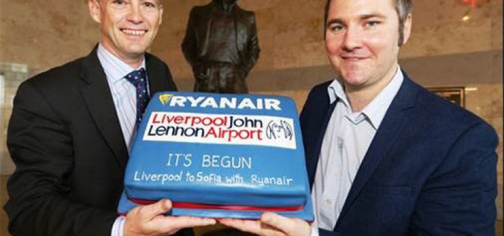 От 9 септември започнаха и полетите на Ryanair до Ливърпул. До Обединеното кралство авиокомпанията полетя още до Бирмингам и Глазгоу.