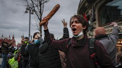 Близо 1500 арестувани на протестите в подкрепа на Навални