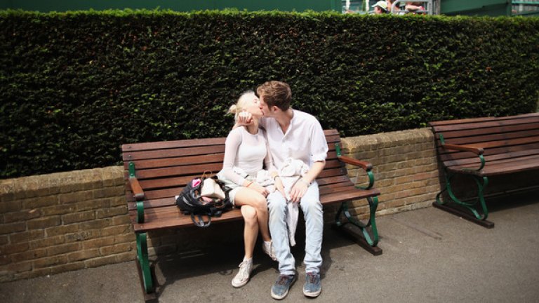 Защо не предвидих, че ще се случи това? Как може да имам толкова лоша преценка за най-близките си хора? С какво го предизивках? Как да направя така, че да не ми се случва никога повече?