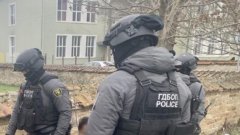 По първоначална информация в престъпната схема е участвал и бившият директор на "Миграция" в МВР
