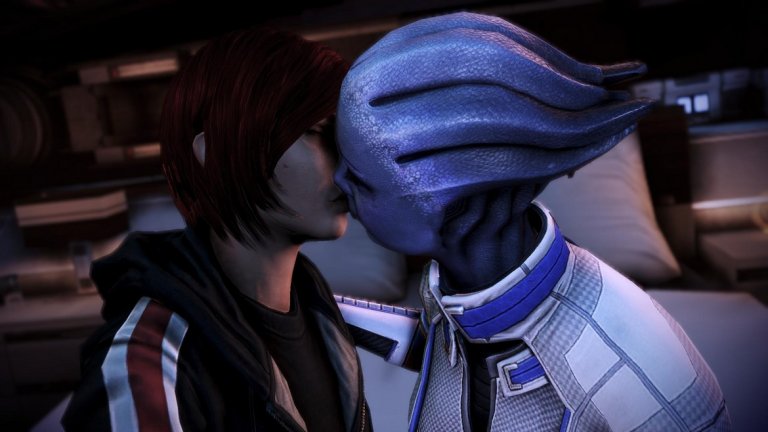 Mass Effect: заради лесбийски сцени
Още в самото начало на Mass Effect може да изберете дали вашият командир Шепард да бъде мъж или жена и немалко геймъри предпочитат да започнат своето пътешествие из галактиката с героиня. Проблемът е, че на даден етап може да изберете да имате интимни отношения с представителка на Асарите – раса, съставена от същества само от един пол, наподобяващ женския при хората. Цензурата в Сингапур не е никак доволна, че геймърът би могъл да стигне на по-късен етап от играта си до гореща сцена между главната героиня и приличащото на жена извънземно - и това довежда до забраната на Mass Effect в островната азиатска държава.