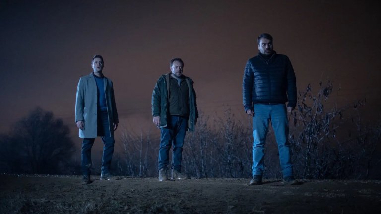 The Town 
Сюжетът проследява историята на двама братя, които се завръщат в родния си град след смъртта на майка си. Заедно с близък приятел от детството те се натъкват на неочаквано богатство – откритие, което ги въвлича в поредица от непредвидими и често опасни приключения, променящи живота им завинаги.