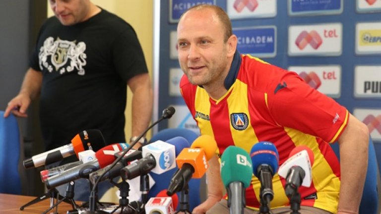 Тити хвърли доста усилия по организацията на юбилея