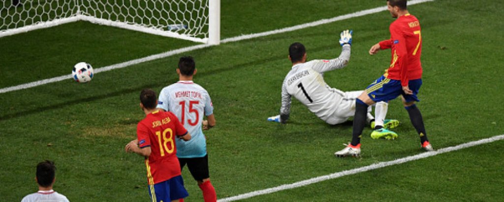 Шампионът громи, отива на 1/8-финал