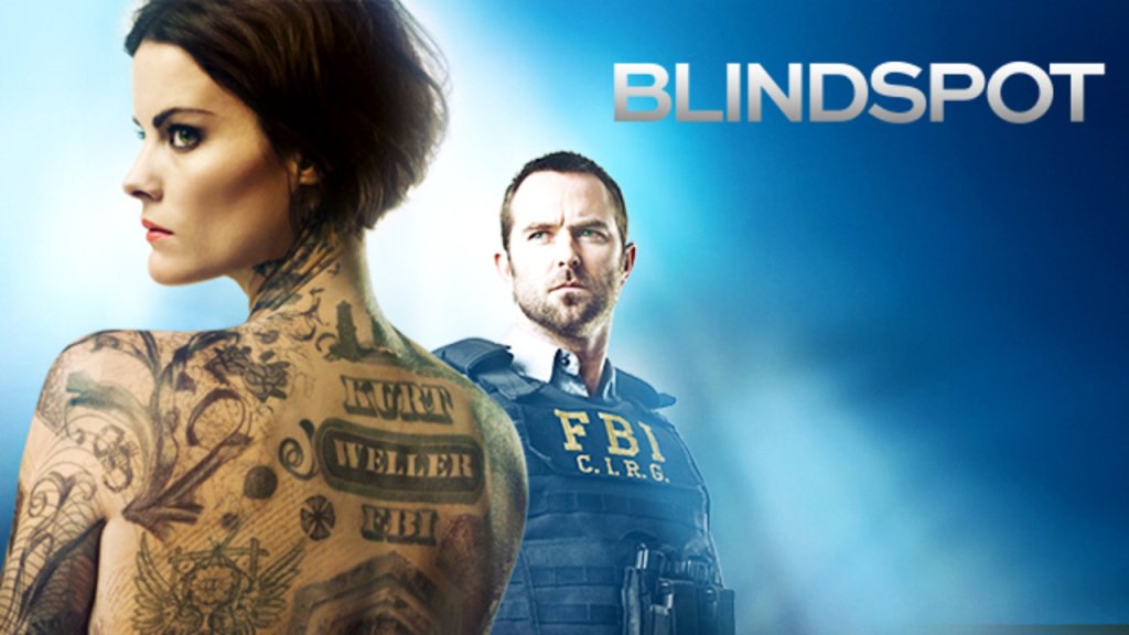 Blindspot. Сериалът разказва историята на красива жена, която е намерена гола на Таймс Скуеър, цялата покрита с татуировки и без никакъв спомен как се е озовала там. Интригуващо, нали? Още повече, че главната героиня е изиграна от Джейми Алексанър („Тор“)