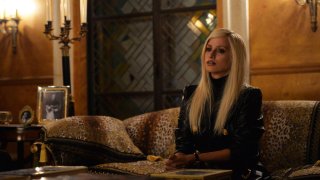 пенелопе круз в ролята на донатела версаче в сериала "убийството на джани версаче"