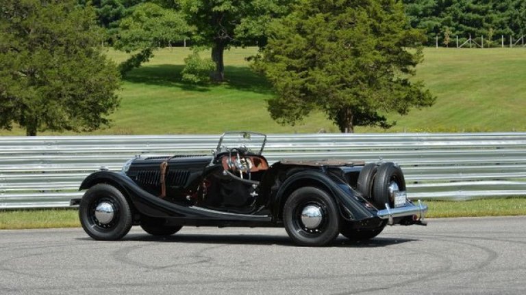 Версията Flat Rad на Morgan Plus Four се произвежда кракто време