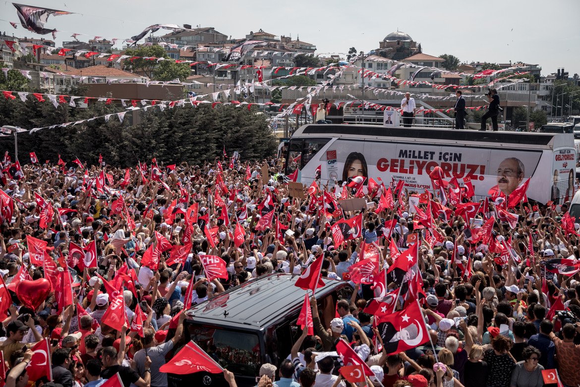 Турската опозиция събра 2 млн. души в Измир на митинг срещу Ердоган
