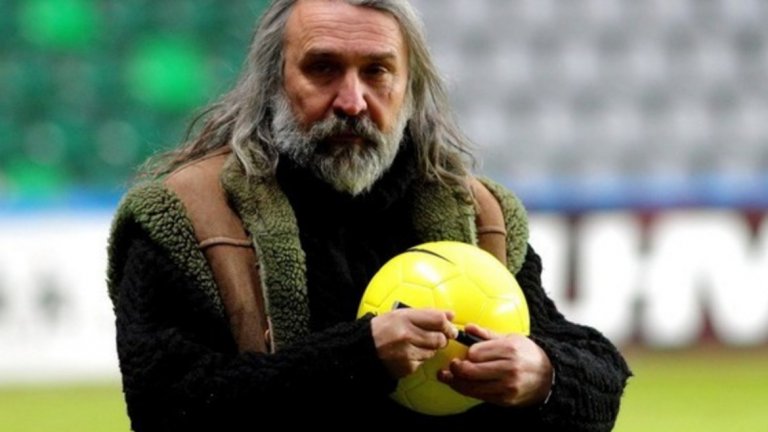 Похлак планира да се занимава с футбол до 2024 г., а при пенсионирането си обещава да издаде книга. Невероятно, но Айвар има опит и в писането, след като издаде няколко творби за деца преди години.