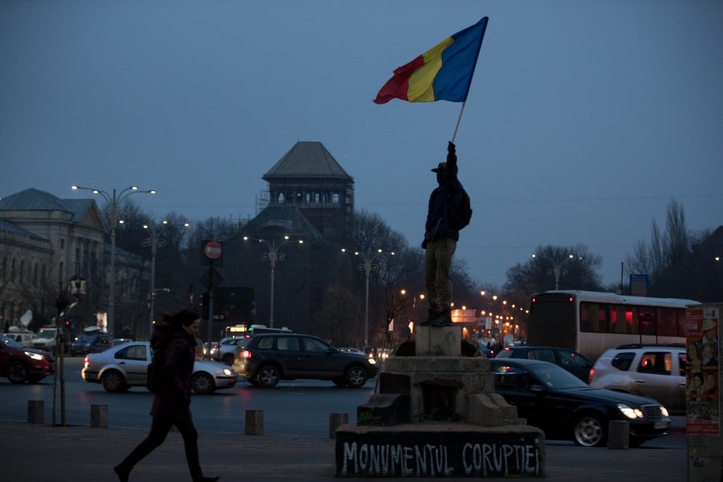 Nightly Protests Continue In Bucharest Despite Government Scrapping Corruption Decree