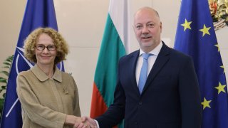 Радмила Шекеринска: България разполага с потенциал за развитие на отбранителната индустрия