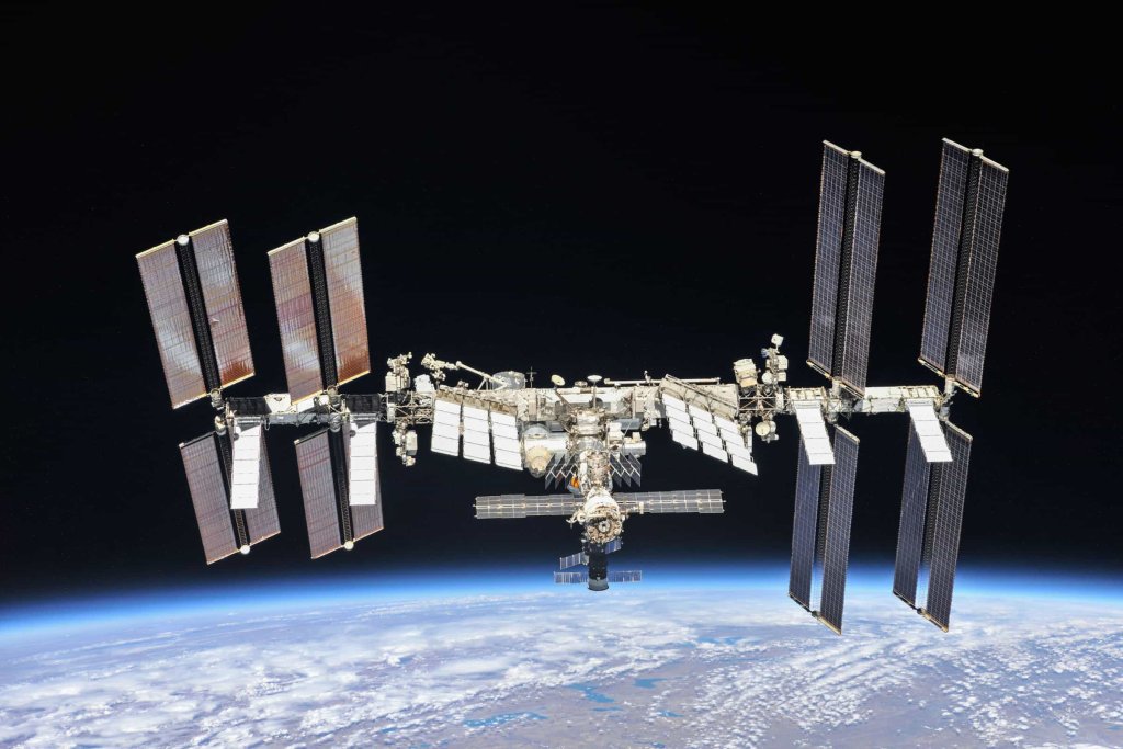 iss056e201225-scaled