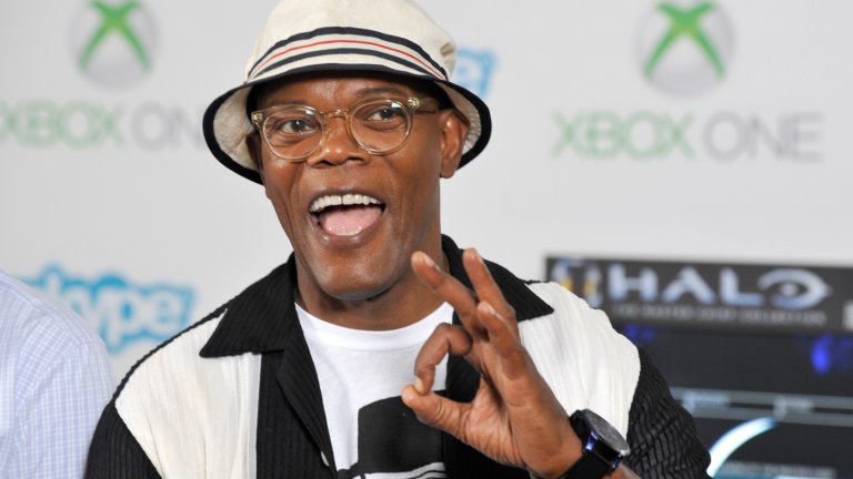 Харесва аниме
Японската анимация има много фенове по света и Джаксън е казвал, че е един от тях. Имал е и професионален досег с жанра - озвучавал е герой в аниме адаптацията на мангата Afro Samurai (а дори планира да продуцира игрален филм по нея). Но се шегува, че любовта му към японското изкуство не се ограничава само да аниме - "Хентай също", допълва през смях в интервю за Wired.
Сред другите му интересни хобита е да събира екшън фигурки с персонажи, които е играл на голям екран - като Мейс Уинду или Фрозоун (от анимацията "Невероятните"), а също така и да гледа филмите със свое участие - нещо, което редица актьори не правят. Любимият му е "Дълга целувка за лека нощ" (1996 г.).