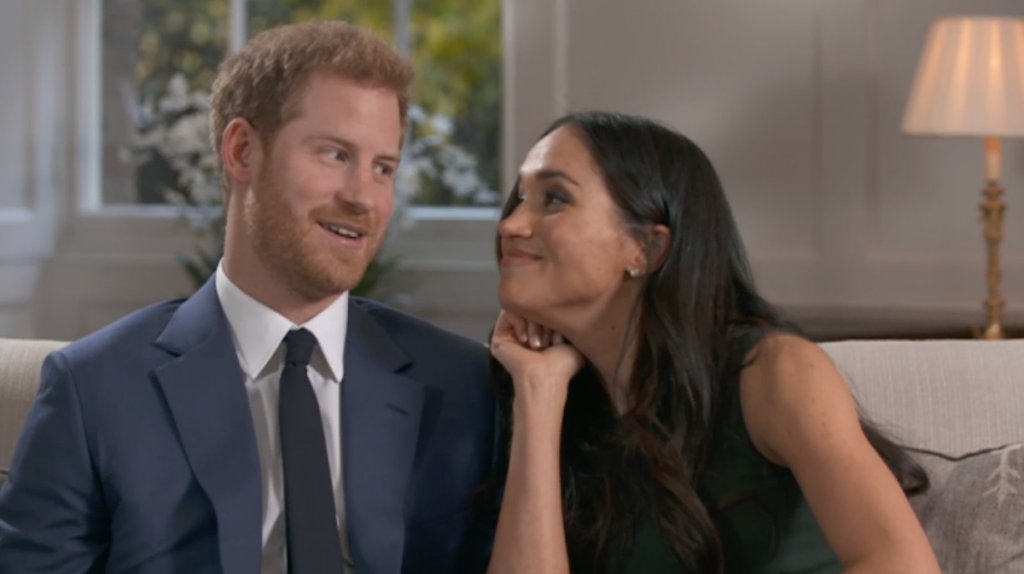 И новината на годината за кралския двор - Хари срещна Мегън и те ще се женят.