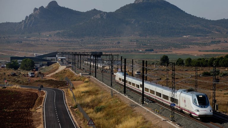 Испания е сред държавите в ЕС, където има високоскоростни влакове.