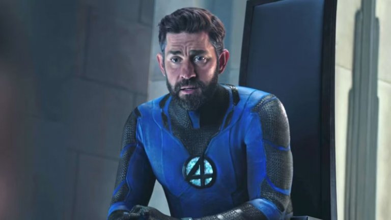 Джон Кразински
Човекът, който всъщност вече е бил в ролята, макар и за няколко минути. 44-годишният Кразински се появи като една версия на Рийд Ричардс в "Доктор Стрейндж в мултивселената на лудостта" (2022 г.), след като дълго време се спекулираше, че със съпругата му Емили Блънт ще са добър избор за Г-н Фантастичен и Невидимата жена. Е, Кразински няма най-гениалната физиономия на света, но все пак…
Кариерата му, започнала с американския "Офисът" и стигнала до шпионския сериал "Джак Райън" и режисирания от него хорър "Нито звук", обаче сякаш се разпростря в твърде различни посоки и е възможно да не иска да се ограничава. А може би просто не е бил достатъчно известен за това, което Marvel търсят.