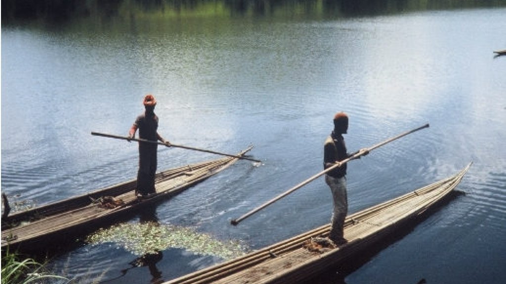 Lake_Nyos_1992_001