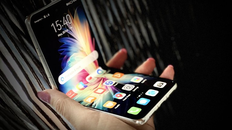 Сгъваемият телефон е по-готин от всякога