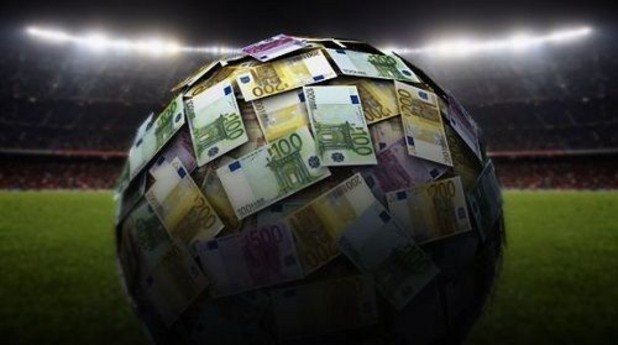 Финансовите измерения на футбола се промениха драстично. Един от водещите мениджъри харчи средно по 100 млн. евро годишно. За 10 години това прави милиард...
