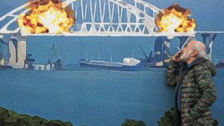 Защо името на България бе намесено в случая с атаката срещу Кримския мост