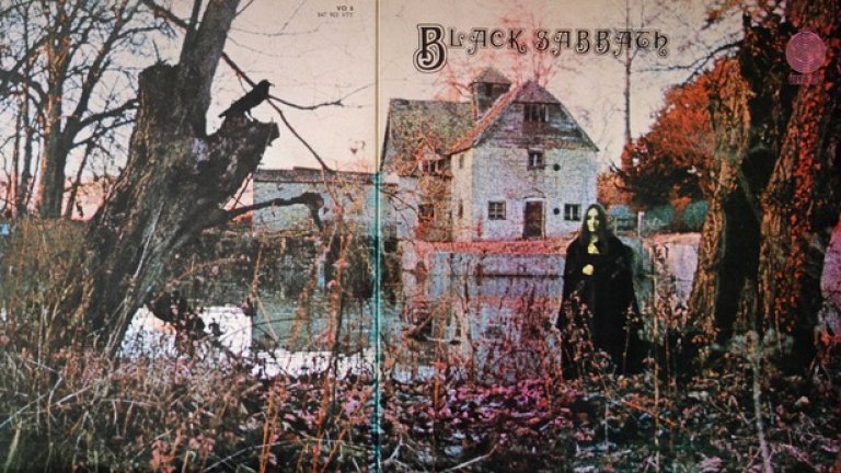 Black Sabbath – Black Sabbath (1970)
Black Sabbath не са предполагали, че дават началото на цяло движение с албума си, още по-малко това са предвидили музикалните критици. „Точно като Cream, но по-зле”, е описана тогава групата от сп. Rolling Stone. Но тяхната концепция за зловещ психо-блус се доразвива в жанра, който днес познаваме като метъл. 
Голяма част от тайната на звученето им се крие в ниско звучащите китари и неподражаемия стил на Тони Айоми - следствие на инцидент, при който са отрязани върховете на два от пръстите на дясната му ръка. Резултатът е невероятна атмосфера на обреченост в музиката на Sabbath, подсилена от фронтмена Ози Озбърн и от песни, изследващи проявленията на злото. Цялостната посока се оказва вдъхновяваща за поколения музиканти, използвали основата на Black Sabbath и добавящи най-различни елементи от останалите жанрове, за да формират не просто нов жанр, а напълно нов свят в музиката.