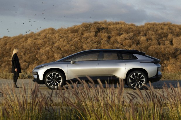 FF 91 на Faraday Future - с амбиции да бъде по-добрата Тesla