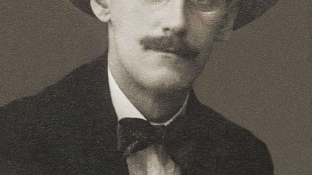 James_Joyce_by_Alex_Ehrenzweig,_1915_cropped