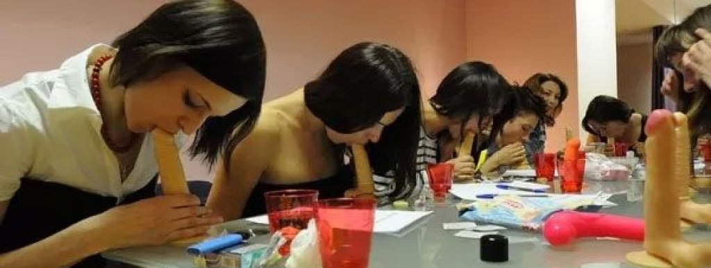 Russian-Women-Paying-100-For-Oral-Sex-Classes-9