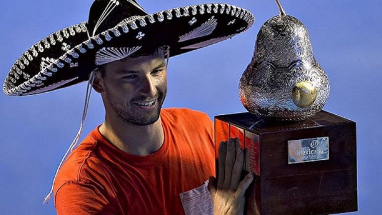 Григор с крушата, която представлява купата от турнира в Акапулко. Втора в кариерата му от ATP турнир. И в никакъв случай не последна.