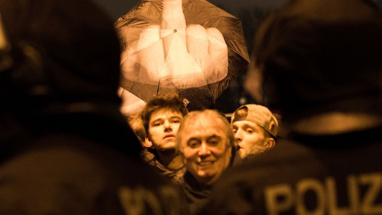 18 000 души на протест срещу исляма в Германия