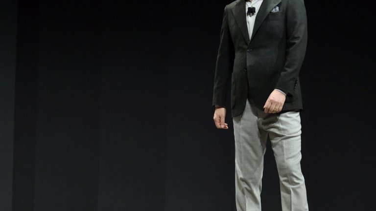 Роботът беше представен на изложението CES от изпълнителният директор на Samsung Consumer Electronics Х.С. Ким, като изпълняваше зададените му команди и се търкаляше след Ким на сцената.