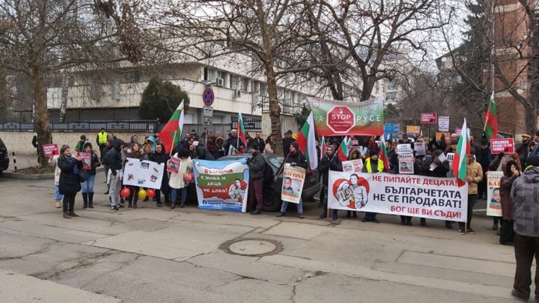 Майката ще се среща с детето в социалната служба в града