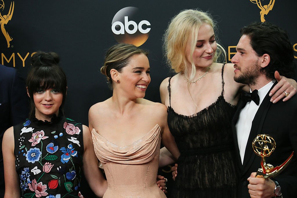 Тя беше част от актьорите от Game of Thrones, които присъстваха на награждаването