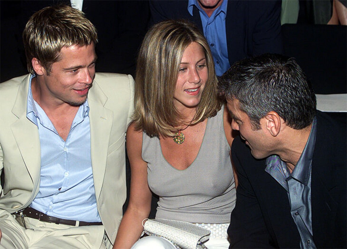 Дженифър Анистън, Брад Пит и Джордж Клуни са сред звездите, които аплодират Шева по време на ревюто на Армани.