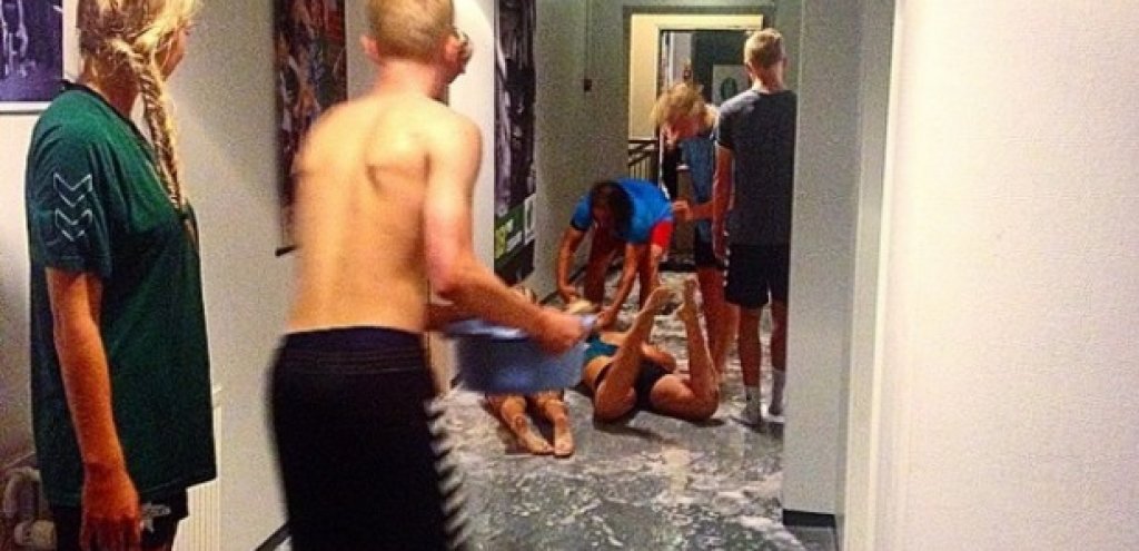 Голо селфи за спечелена купа