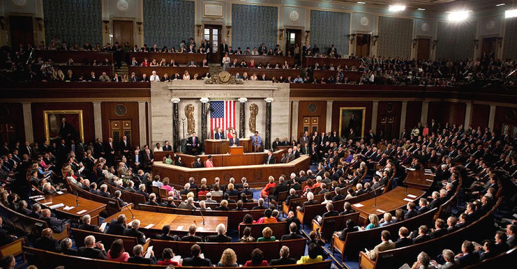 800px-Obama_Health_Care_Speech_to_Joint_Session_of_Congress_0 (1)