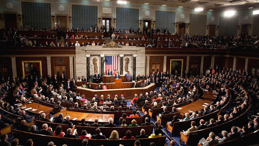 800px-Obama_Health_Care_Speech_to_Joint_Session_of_Congress_0 (1)