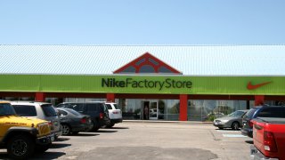 15-08-NikeFactoryStore_Wisconsin_IMG_1218