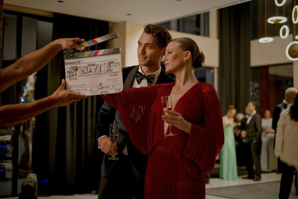 Thank You, Next 
Романтично-комедийният сериал проследява живота на младата Лейля, която се опитва да се съвземе след болезнена раздяла. Тя е успешна и независима адвокатка, уверена, че е поела контрола над собствения си живот, и вярва, че едва след като се освободи от илюзиите си, ще успее да срещне точния човек за себе си. Но за тази цел трябва да мине през поредица от не толкова успешни срещи.