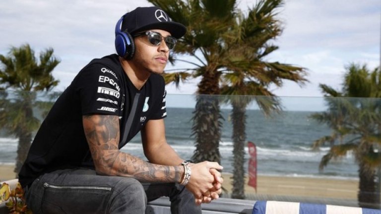 В началото на 2015 Люис заяви, че е твърде зает, за да мисли за брак