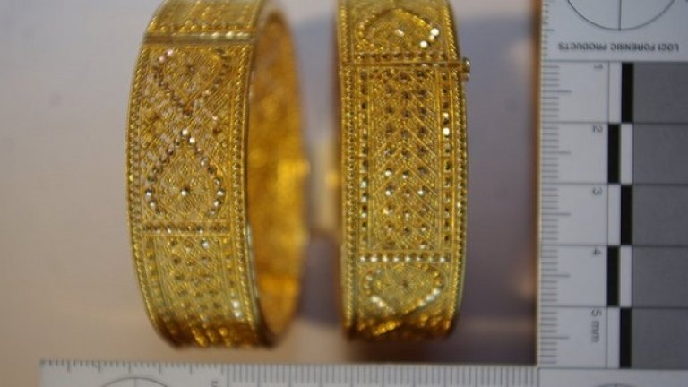 Открити са общо 721 броя златни накити
