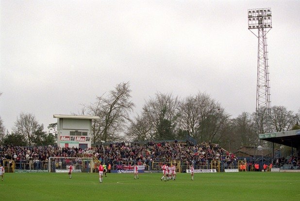 Това бе "Манър Граунд", стадиончето на Оксфорд Юнайтед - отбор, стигнал и до първа дивизия през 90-те години.