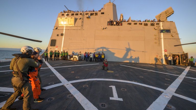 Историческата мисия е изпълнена: "Артемис II" се върна успешно на Земята (Снимки)