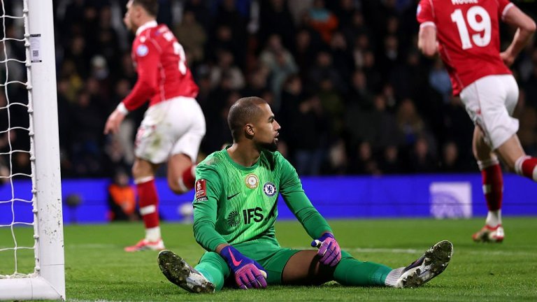 Легенда на лондончани: Челси има нужда от вратар, който не прави грешки