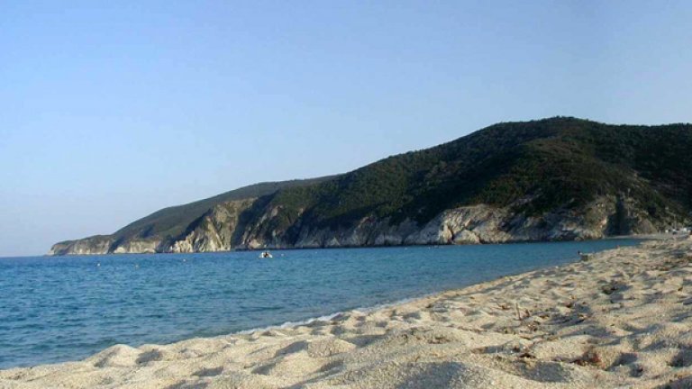 Загиналата жена е директор и инструктор във водолазен център в Никити