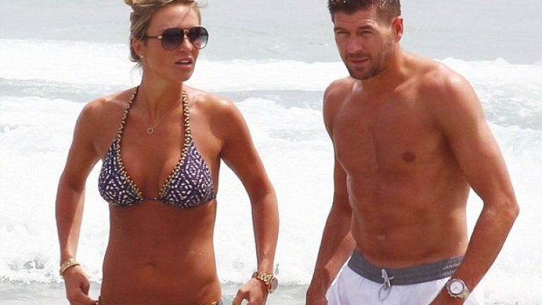 Алекс и Стивън.