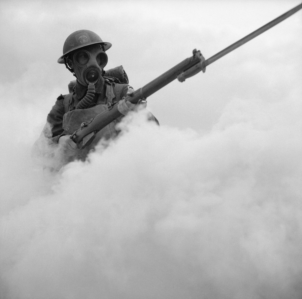 1033px-The_British_Army_in_Britain,_1941_H10633