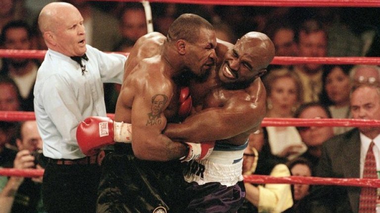 28 юни, 1997 г. Майк Тайсън отхапва парче от ухото на Ивендър Холифийлд в боя за световната титла по бокс. Шокиращата гледка води до наказание с отнемане на лиценза му да се боксира и глоба от 3 милиона долара.