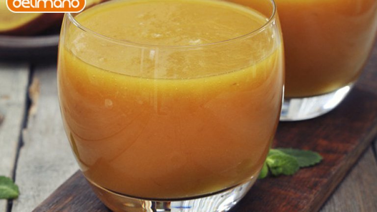 Нутрибомба с банан, манго и куркума
• 1 банан  
• 1 манго  
• 1 лайм  
• 1/2 ч.л. куркума  
• 1 с.л. мед  
• бадемово мляко до линията на уреда 
За да си осигуриш издръжливост, ти трябва лесно усвоим и дълготраен източник на енергия. Тази нутрибомба съдържа прости захари от бананите и фурмите, които бавно се освобождават в кръвния поток, когато се съчетаят с протеините и здравословните мазнини от бадемовото масло